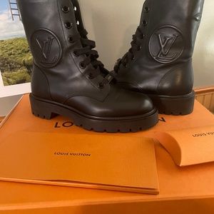 Louis Vuitton Territory Ranger Boots (Size 6)